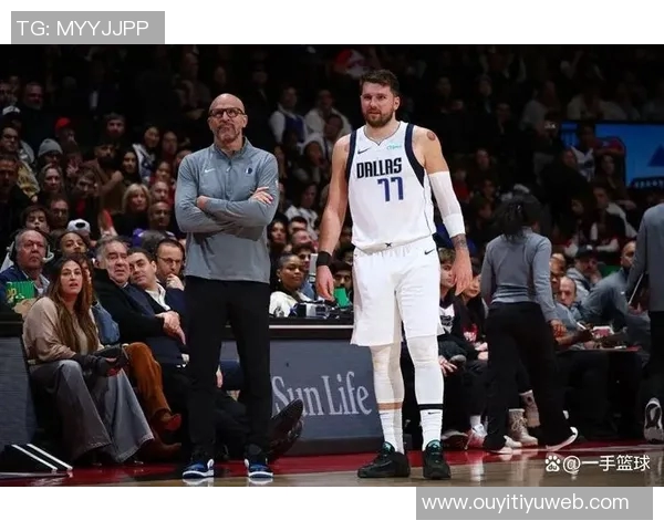 浓眉团队与独行侠洽谈可能的赛季中期交易事宜